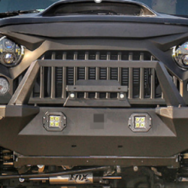 Image of a Jeep Wrangler    Smittybilt XRC Style Transformable Bullbar 