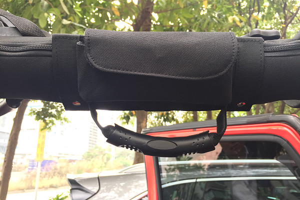 Picture of a 2x roll bar post soft Grab Handle grip  with pocket Accessory Number 5