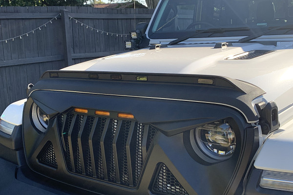 Picture of a Jeep Wrangler JL & JT  Predator grille with 3 amber led lights  Number 4
