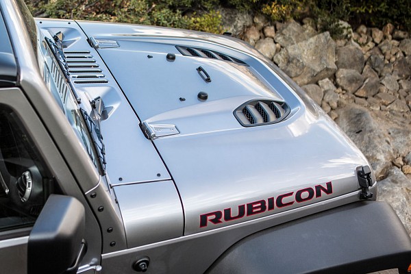 Picture of a Jeep Wrangler JK Rubicon Power Dome 10th Anniversary Style Steel Bonnet Number 17